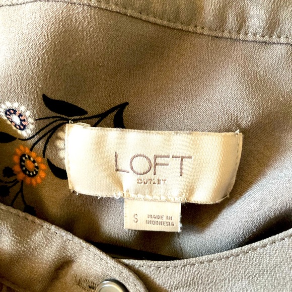 LOFT Midi Dress Warm Gray floral Size Small - Picture 3 of 3